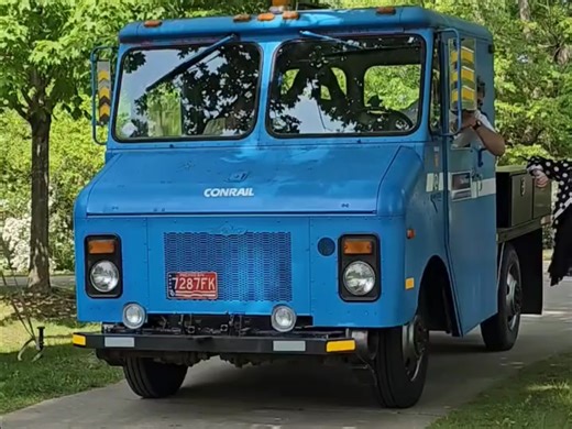 1978年雪佛兰P30公路铁路两用皮卡