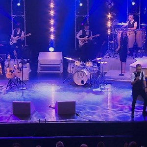 Oh what a night we had in Scotland! ‘Rhythm Of My Heart’ - live CD out now! | Derek Ryan Music