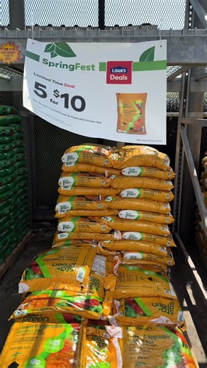 Siempre encuentro una excusa para ir a @Lowe’s #garden #spring #jardin #flowers #rose