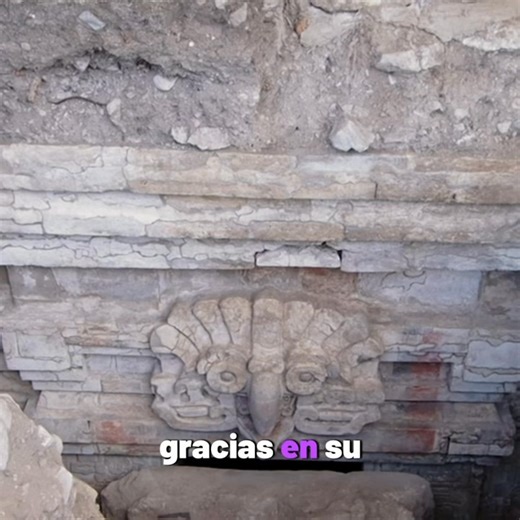 Considerada el hallazgo arqueológico más importante de la última década, la Tumba 10 de Huitzo en los valles centrales de Oaxaca, es un ejemplo excepcional de la arquitectura monumental zapoteca que ofrece una visión sobre la organización social, los rituales funerarios y la cosmovisión de esta cultura milenaria. El descubrimiento de esta tumba, que data del año 600 de nuestra era, reafirma la riqueza y diversidad del patrimonio cultural del país. Con un extraordinario estado de conservación, la