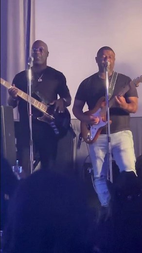 Jubu Smith and Elijah Baker playing Anniversary live in Oakland 🔥🔥🔥 #livemusic #guitar