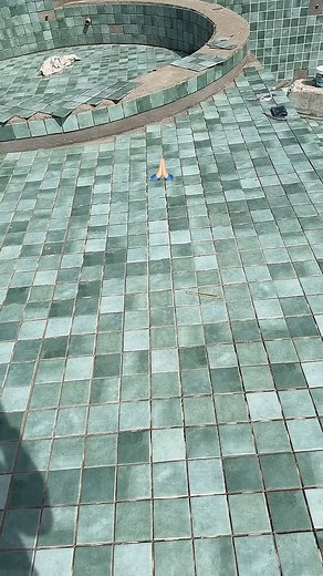 Pensou em fazer sua piscina? Faça já seu orçamento com uma empresa especializada em piscinas! #hidromassagem #reformas #construção #construçãocomqualidade #construçaocivil #construindoumsonho | Al Piscinas