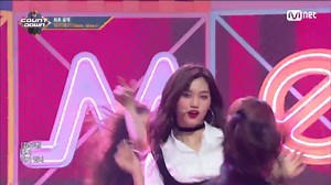 新生代女团刀群舞【Weki Meki经典歌曲舞台】 - La La La 高清现场live