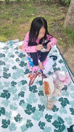 Outdoor Picnic Fun for Kids in the Park