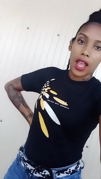 Stylish Black T-Shirt Outfit Inspiration