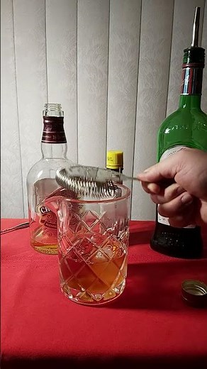 SIMPLE WHISKY COCKTAIL - STRONG BUT SMOOTH "ROB ROY"