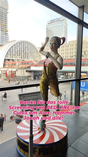 Heute war das Screening im Cubix in Berlin von RED LINE. Dem neuen Film von Jonah Wögerbauer. Krass geworden! 💥Danke Jonah für dein Vertrauen und die schöne Arbeit! Bin sehr gespannt wo die Reise mit dem Film ab 2026 noch hingeht! Freude! #actress #ramageisslermgmt #cubix #filmuniversitätbabelsberg @jonah.woegerbauer @florissteinbach @lottatrojandt toll einfach unser Cast und Crew! 🙏🏻 @rama_geissler_mgmt | Sonja Romei