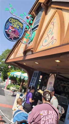Cheshire Cat Cafe - Magic Kingdom, Walt Disney World