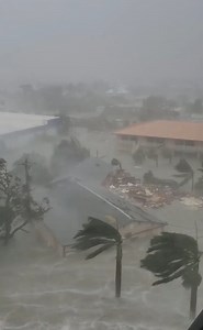756K views · 19K reactions | Hurricane Ian's extreme life-threatening storm surge impacting Fort Myers Beach, Florida! Permission: Loni Architects | Live Storm Chasers | Facebook