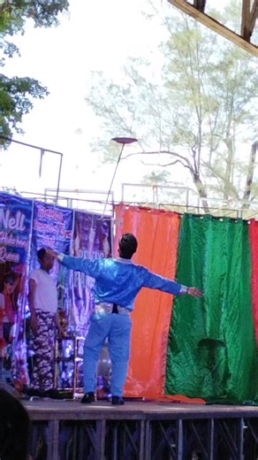 The balancing man 😱 #fblifestyle | Elizabeth R Bisenio