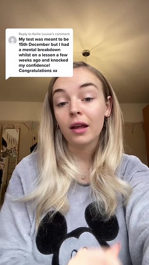 Replying to @Kellie Louise #fyp #foryou #foryoupage #xyzbca #viral #parody #pov #fiat500 #firsttimedriver #driving #drivinglesson #drivingfail