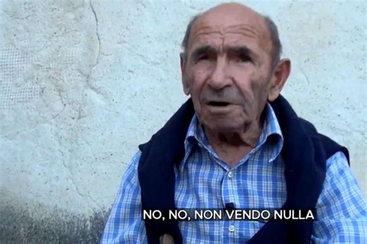 L'incredibile storia del pastore sardo che ha sconfitto da solo le lobby del cemento e impedito la costruzione di nuovi resort