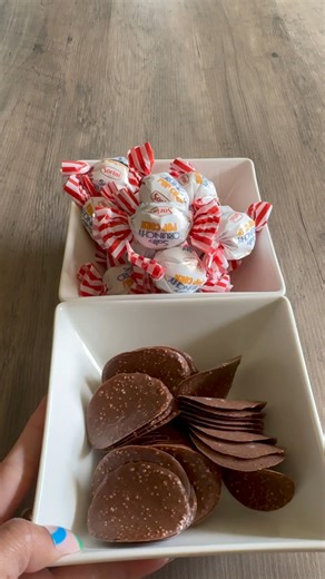 Opening sweets ASMR #yummytreats #asmrvideo #asmrsounds #foryou #trendingreel #viralreels #oddlysatisfying #sweets #chocolates #yum #fyp #everyone #followers #christmas2023 | Sweets4u ASMR