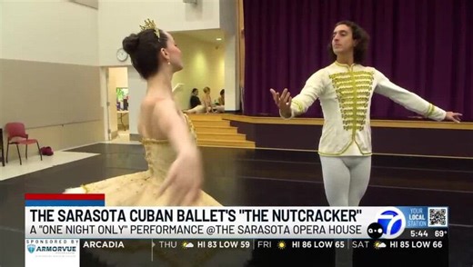 Family candy cane tradition spans four generations in Bradenton