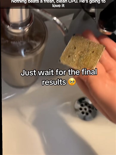 Liquid Cooled PC Gone Wrong: Hilarious Cleaning Mishap