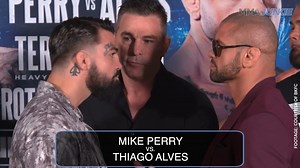 238K views · 1.3K reactions | Thiago Alves made it clear what he thinks of Platinum Mike Perry during their #KnuckleMania4 press conference faceoff.  | MMA Junkie | Facebook