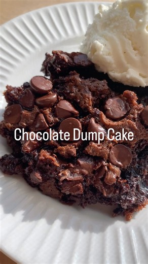 Chocolate Dump Cake #dumpcake #chocolatecake #cakerecipe