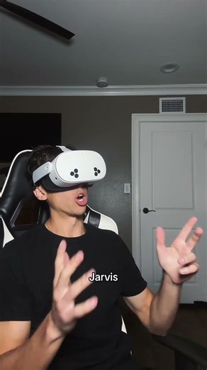 I Tried a VR HEADSET.. 🥽