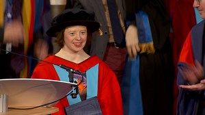 “Don’t listen to labels and believe in yourself.” Actor, dancer, model and passionate @Mencap campaigner Sarah Gordy had some inspirational words of wisdom for our graduates today when she became the first person with Down’s syndrome to be awarded an honorary degree from a UK university. #uongraduation | University of Nottingham