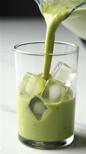 💚 Creamy Pistachio Milk #PistachioMilk #AestheticFood #HealthyDrinks #EasyRecipes #DrinkShorts