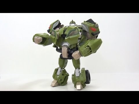 Video Review of the Transformers Prime Voyager Class; Bulkhead