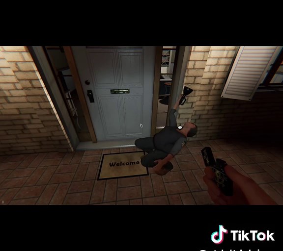 Explore a Haunted House in Phasmophobia Gameplay