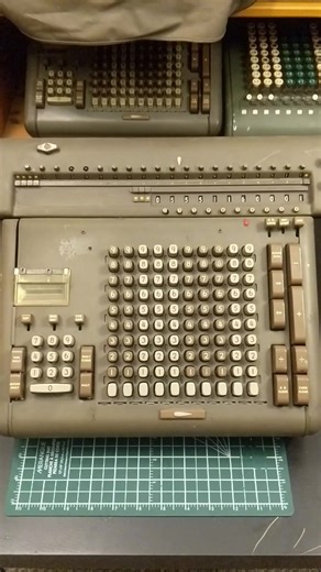 Vintage Mechanical Calculator: How to Do the Friden March