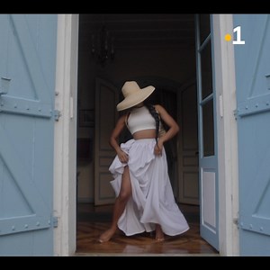 226K views · 5.5K reactions |  Malaïka Slt danse pour ses ancêtres, pour être en paix avec son passé "Danser encore !" 4 chorégraphes, 4 parcours, 4 identités et 4 créations différentes, dans Archipels (Officiel) mercredi à 19h50  | Réunion la 1ère | Facebook