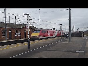 Virgin Trains InterCity 225s at speed (ECML)