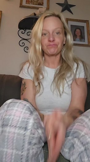 Tiffany Bastian (Single Mom Saga) on Instagram: "Can't even watch Jonathan Caine anymore without my clothes disappearing #comedy #stitch #reactions #sagachronicles #response #creator #researcher #singlemomsaga #viral #funny"