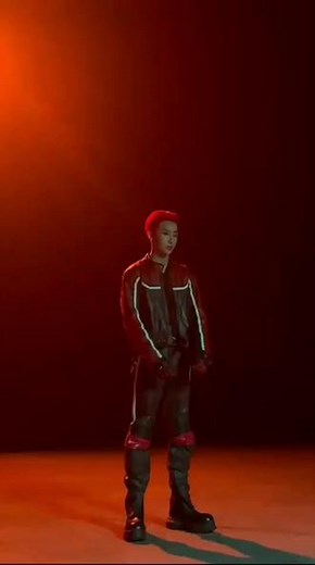 今日份拍摄MV的诺宝，啊啊啊，太帅了😎，男团爱豆诺回归了😍，期待新歌（rapper诺😎）🐰😘#bossnoeul #noeullee #李诺恩 #酷拽 #泰兰德的夏天永不停歇