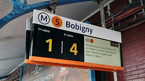 The RATP is revealing its new signs on the metro platforms in Paris