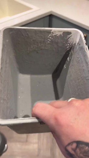 how good does warm water work to help peel paint out 🤯 Also not sure if Elastified is even a work 🤷🏽‍♂️ #painting #painter #decor #decorations #diy #hacks #facebookreel #reelsfypシ゚ #follow | Paint Warrior