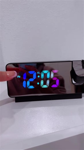 Reloj digital con alarma!! #alarm #clock #digitalclock