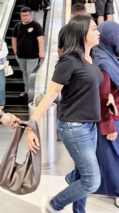 2.9M views · 21K reactions | Handcuff pranks escalator #reelsviralfb #monetisasikonten #monetisasi #comedy #publicfigure #fyp #contentcreator #jangkauanluas | Ashim Dwintara Real | Facebook