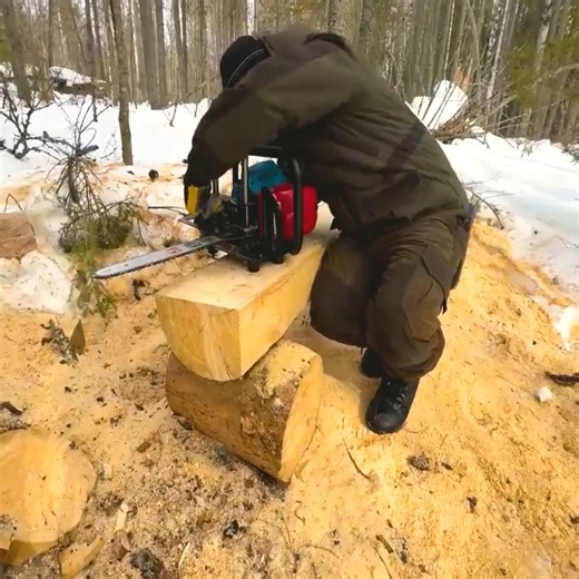 Developing in a high wind A COMFORTABLE DUGOUT IN AWFUL WEATHER | Naomie ASMR