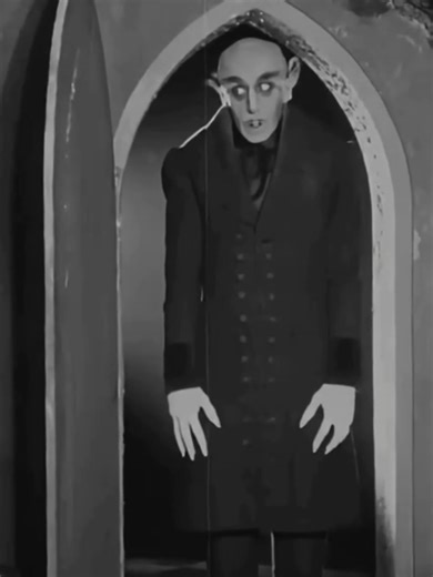 NO REGRETS 🩸🕯️ | Nosferatu Edit (Sound On) 🎧 Sound ON headphones recommended. Dark shadows… silent fear… and a beat that feels cursed. 🩸🕯️ Nosferatu vibes with a “no regrets” mood. #goth #gothic #vampire ##fy #foryou #vibes #musica #music #fyp #film #synthesizer #pospunk #gotico #darkwave #cine