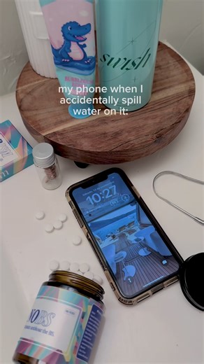 Our phone has a mind of its own. 👀 #OralHygiene #TeethWhitening #TeethCare #OralCare #CleanToothpaste #CleanIngredients #SensitiveTeeth #NonToxic #FluorideFree #HealthyLifestyle #TikTokShop #oralcareessentials #shop