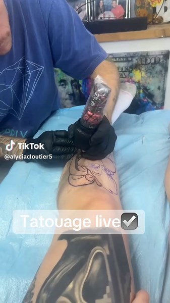 Live Tattoo Session: Showcasing Stunning Girl Tattoos