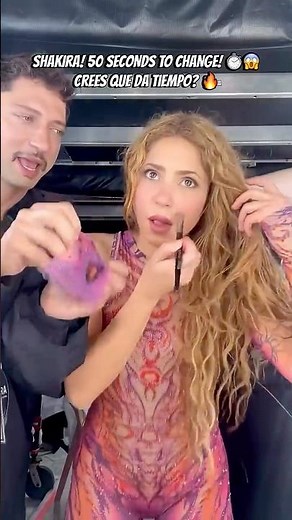 COULD YOU DO THIS IN 50s? ⏱️🤣 Shakira y su cambio express #Comedy #Viral #Shorts