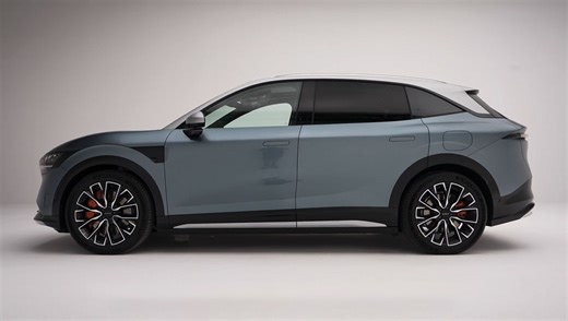 定位中型SUV，冰箱彩电大沙发都有！起步422马力，23.99万要啥Q5L