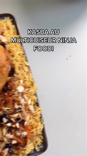 @lamiasalahandco nous a préparé ce plat incroyable au multicuiseur SmartLid 12-en-1 Ninja Foodi cuivré 🥵🔥 #kasba #multicuiseurninja #ninjakitchenfrance #riz #poulet #recetterapide #recettesimple #cuisinetiktok #foodtok #tiktokacademie #ninjafrance