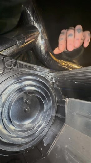 Is anyone clued up on roller shutter backs for pick up trucks? Emma Wisedale had a Mountain Top Evo M roller fitted last year. Its opened fine all year then come to open it a few weeks ago and it wont open. Hopefully you can see from the video weve looked inside and the panel is dropping down and getting stuck. You have to lift it like this either side for it to open. Which is annoying. Anyone have a solution? Truckman by Merry Hill have said its out of warranty and also never gave us a call bac