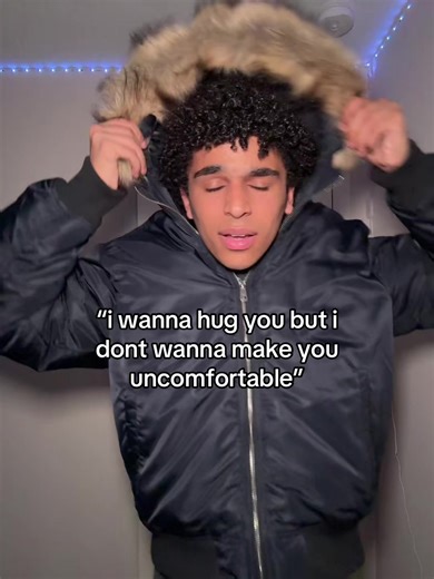 Hug me, bring it in | hug me bring it in