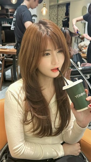 TiffwithMi Michy on Instagram: "你们要的韩国剪发VLOG终于来咯！ 你觉得这次剪的…"