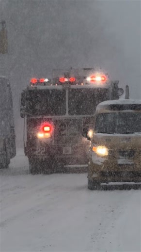 FDNY Engine 22 Responds to a call for smoke during Winter Strom Fern | FDNY Response Videos
