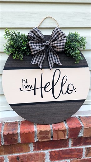 Hi. Hey. Hello. 👋 Classic, neutral, and ready to welcome everyone home 🤍 #frontdoorsign #fyp #neutraldecor #homedecor #etsyseller