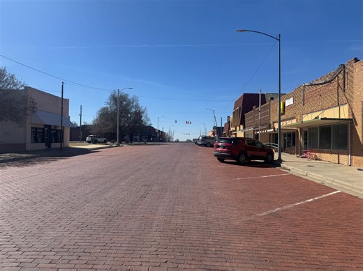 Route 66 car show aims to boost small-town economy in McLean