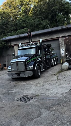 Matthew loves his big ford🟠❤️ (@matthew304wv)’s videos with original sound - ￼