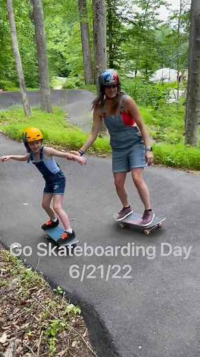 Lyn-z Pastrana on Instagram: "Hey y’all! It’s a great day to skate! Happy Go Skateboarding Day! Get out there and roll around! #pastranasisters #jettjacqueline @birdhouseskateboards @bellskatehelmets @nitrocircus"